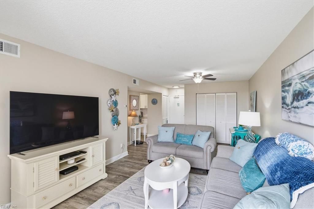 3288 Page Ave APT 313, Virginia Beach, VA - View 4