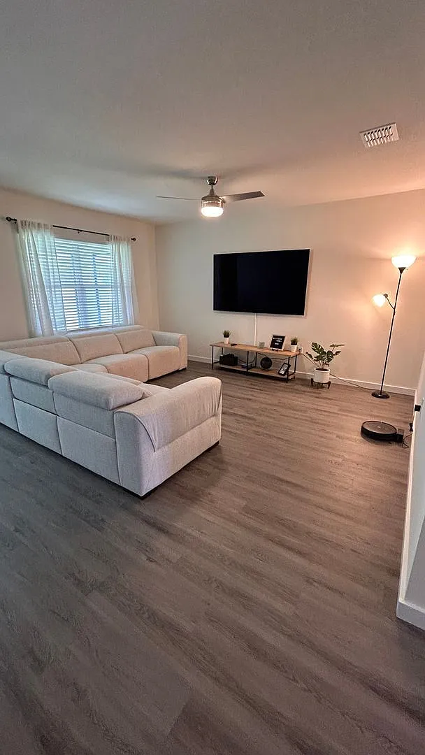 3 bed, 2.0 bath, 1676 sqft, $2,250 — Photo 3