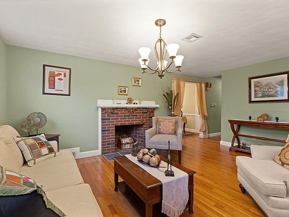 5th image of 27 Edison Ave