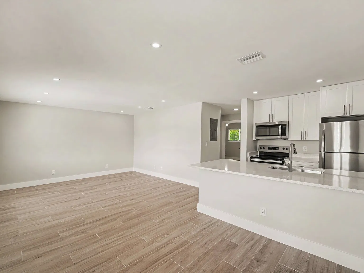 1602 South Street - 1586 — Photo 3