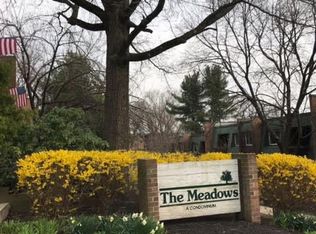 823 Meadowview Ln, Mont Clare, PA 19453