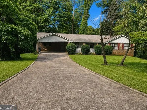 897 Hearthstone Dr, Stone Mountain, GA 30083