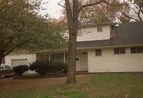 2nd image of 27 Sunset Ave