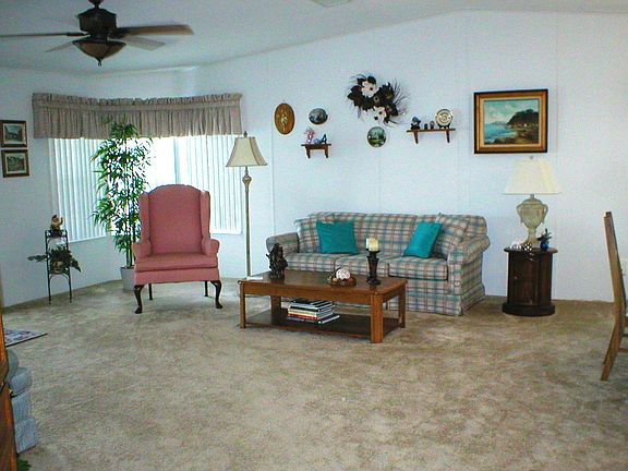 Spacious Living/Family Room