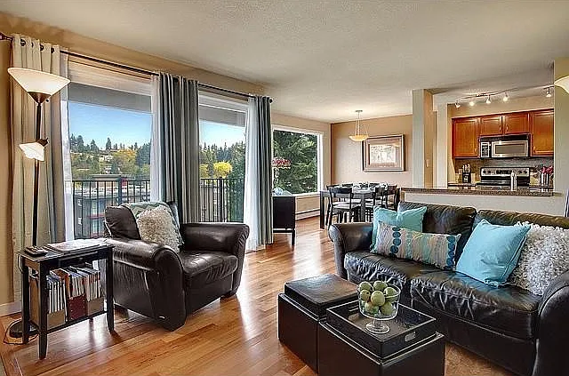 430 Bellevue Way SE #204 — Photo 2