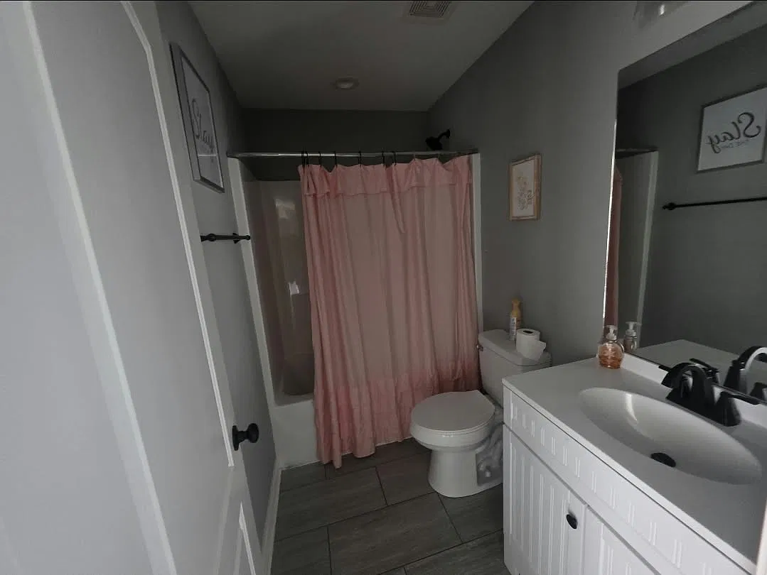 3 bed, 1737 sqft, $2,100 — Photo 4