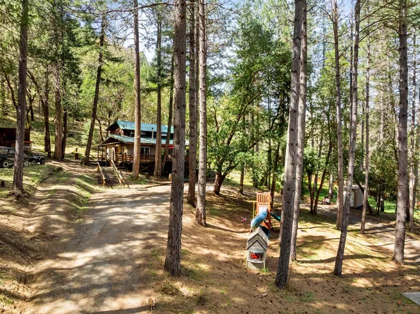 5793 W Evans Creek Rd, Rogue River, OR 97537