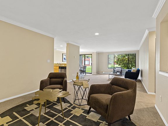 Yarrowood Highlands living room