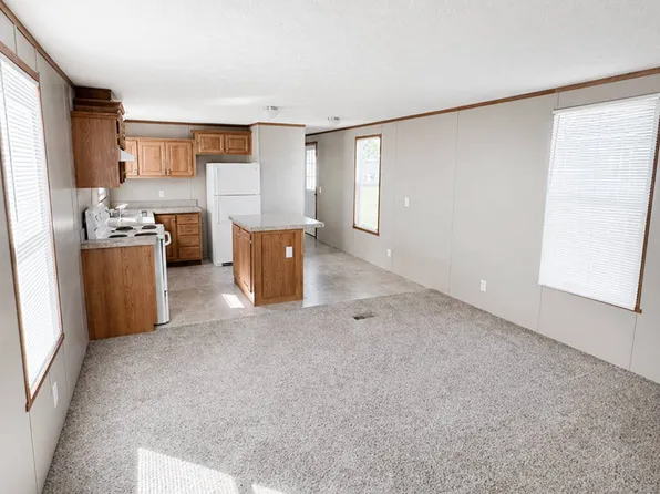 2500 Farm Bureau Rd #64, Manhattan, KS 66502