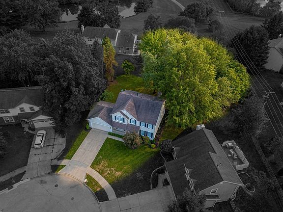3rd image of 557 Mulberry Way S