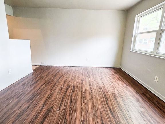 4th image of 15411 Plymouth Pl Unit 2