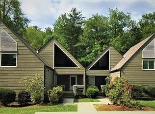 1900 River Run, Sapphire, NC 28774