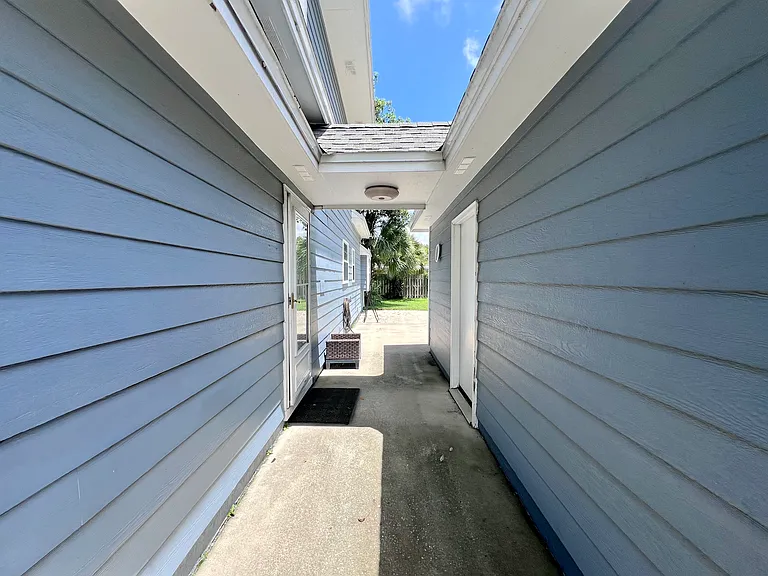 2111 Pentland Rd — Photo 27