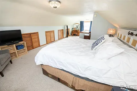 2305 S Glendale Ave — Photo 4