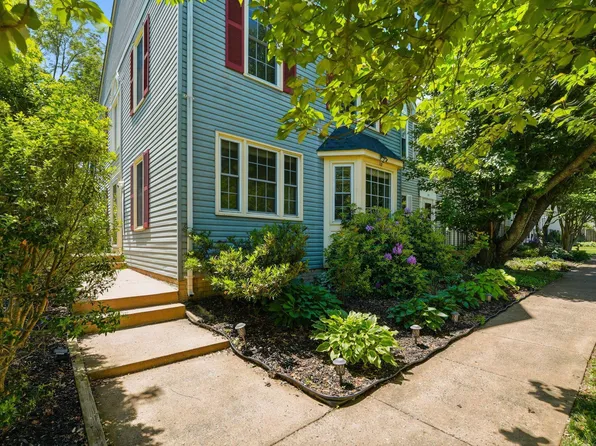 719 Arbor Ct, Warrenton, VA 20186