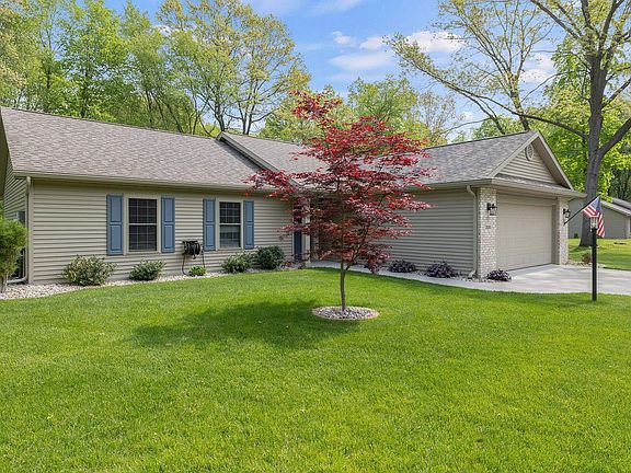 3rd image of 2020 Woodland Estates Dr