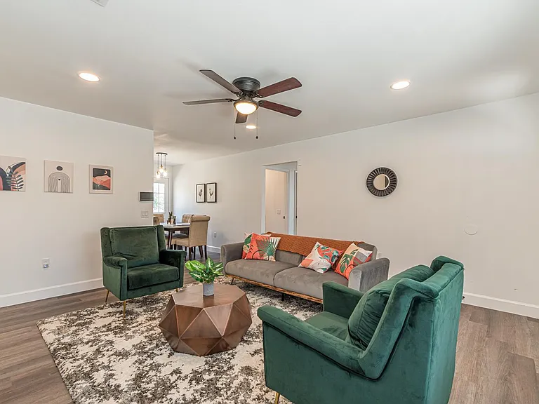 7605 Bennett Ave — Photo 3