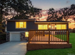 3980 Ben Hur Dr, Brighton, MI 48114