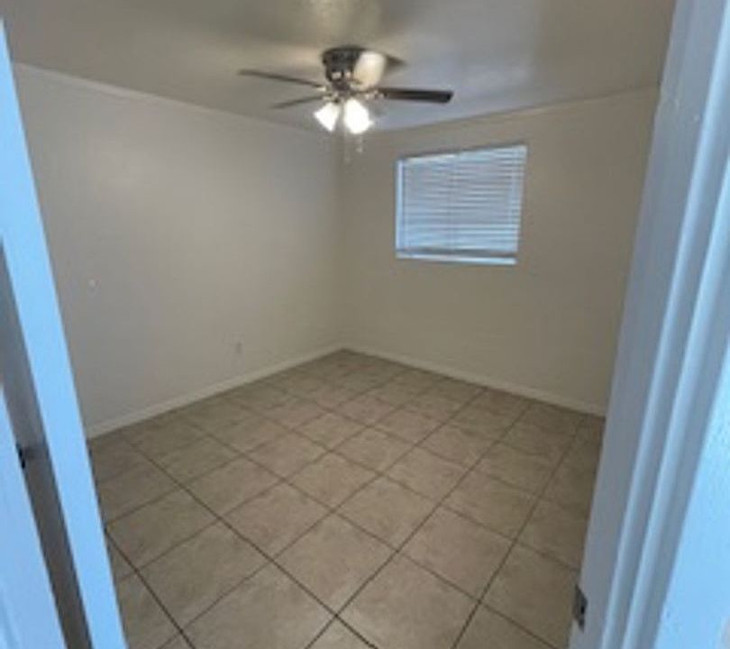 1st image of 2126-2132 W Orangewood Ave #2130