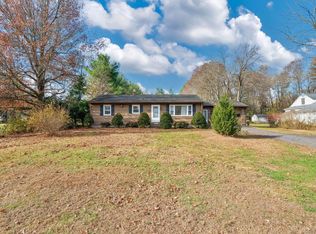 1199 East St N, Suffield, CT 06078