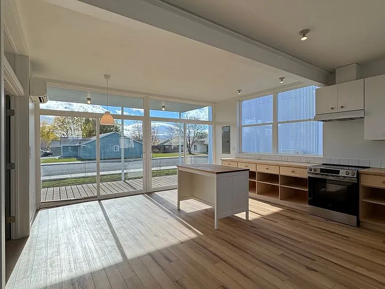 404 E Windsor Ct #1 — Photo 2