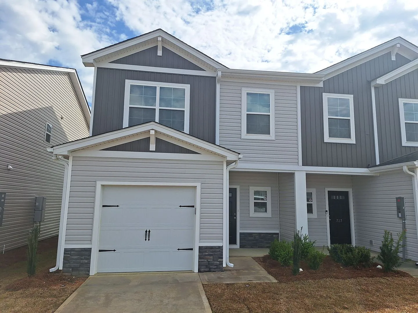 3 bed, 2.5 bath, 1610 sqft, $1,950 — Photo 2