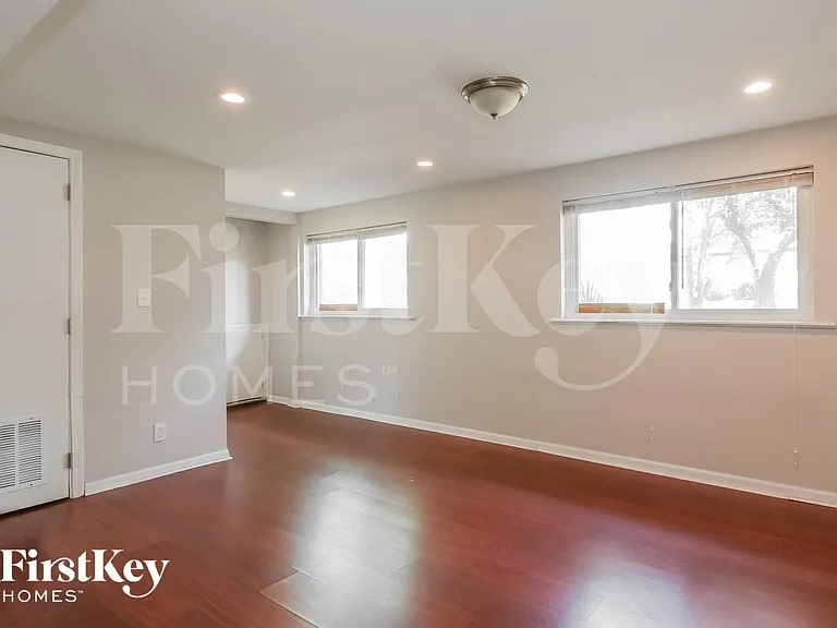 221 Rockhurst Rd — Photo 7
