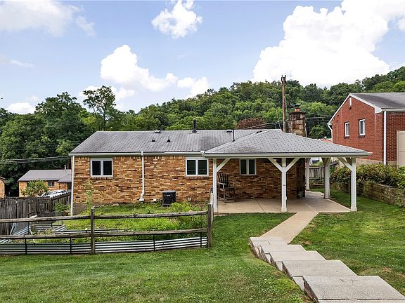 5th image of 210 Springwood Dr