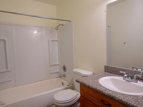 2nd image of 1692 SE Walnut St APT 10