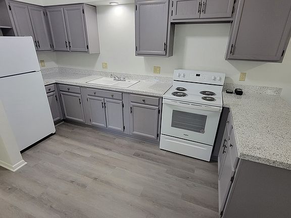 5th image of 214 NW Chapel Dr APT 6