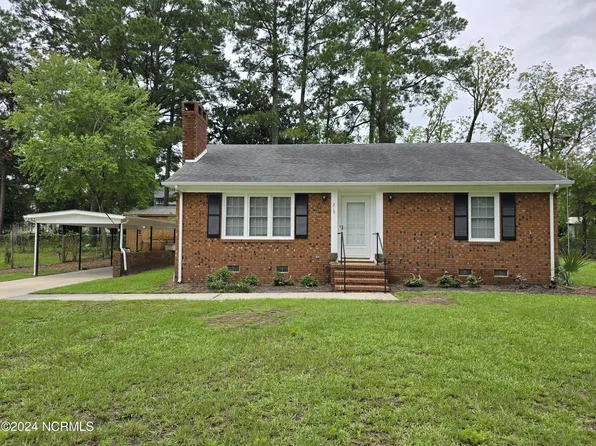 215 W James Street, La Grange, NC 28551