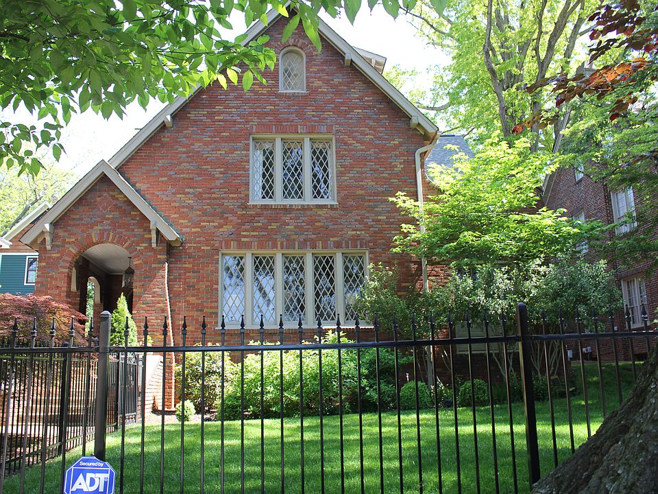 1st image of 205 E Park Ave