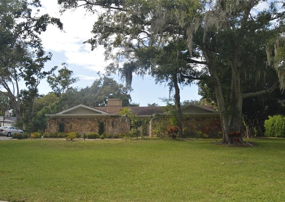 1st image of 2111 Paddock Cir