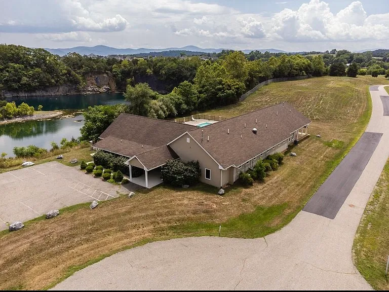 34 Florence Sarah Ln — Photo 25