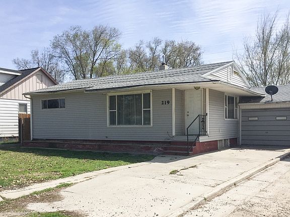2nd image of 219 W Montana Ave