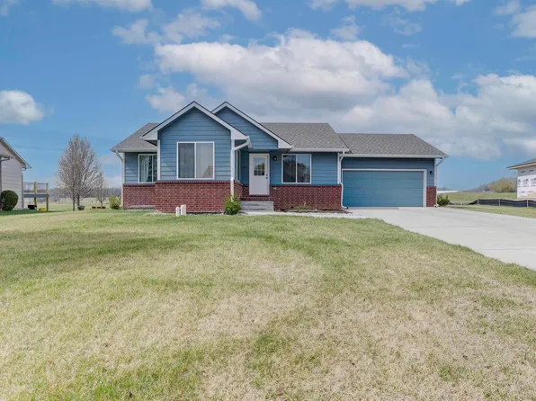 4221 Quail Ridge Dr, Winfield, KS 67156