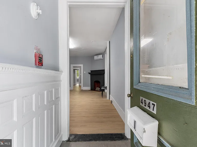 4947 Catharine St — Photo 4