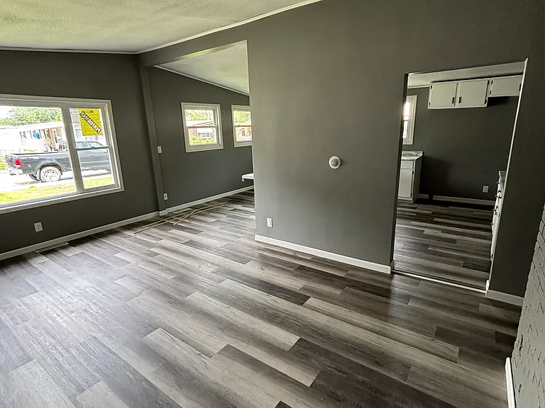 877 W Murphy St — Photo 5