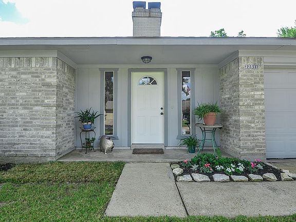 3rd image of 22511 Braken Carter Ln
