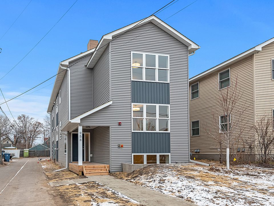 1st image of 956 19th Ave NE #2