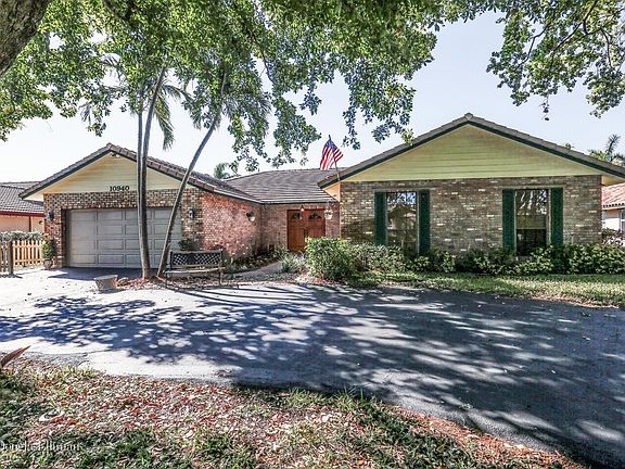 2nd image of 10940 SW 1st Ct