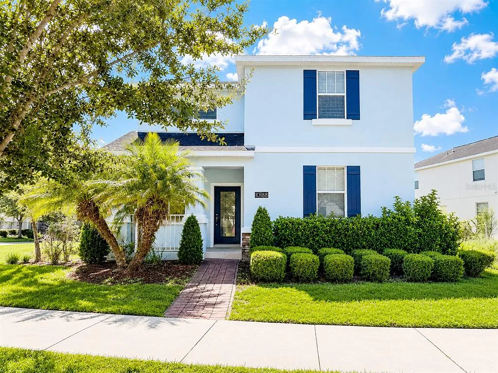 5 bed, 3.0 bath, 2748 sqft, $3,200 — Photo 1