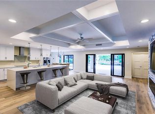 1300 Dolphin Rd, Naples, FL 34102