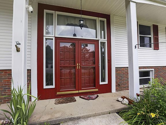 2nd image of 326 Roberts Dr