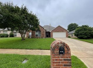 204 Carlsbad Dr, Mansfield, TX 76063