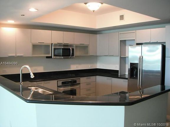 4th image of 2640 Lake Shore Dr Unit 212