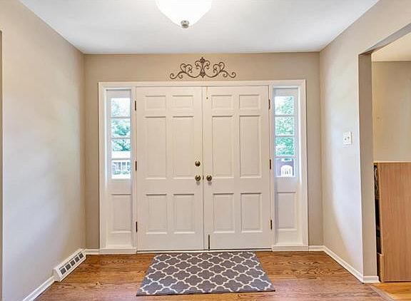 3rd image of 306 Brixham Dr