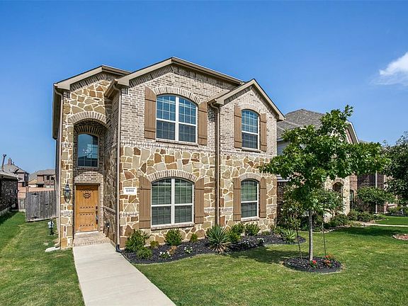 5th image of 8468 Gentian Dr