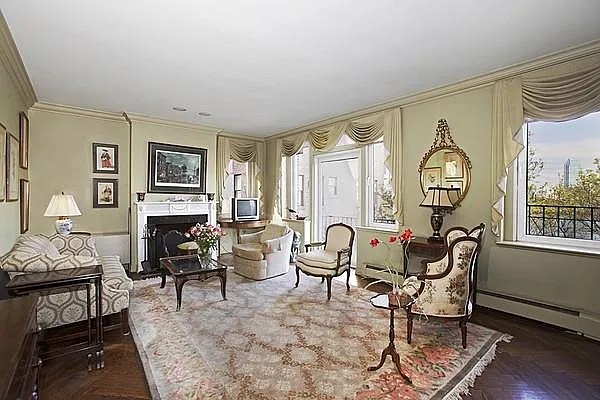 Sold by Charles H. Greenthal | media 31