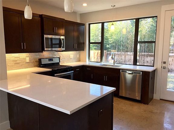 2nd image of 5621 Adams Ave #A